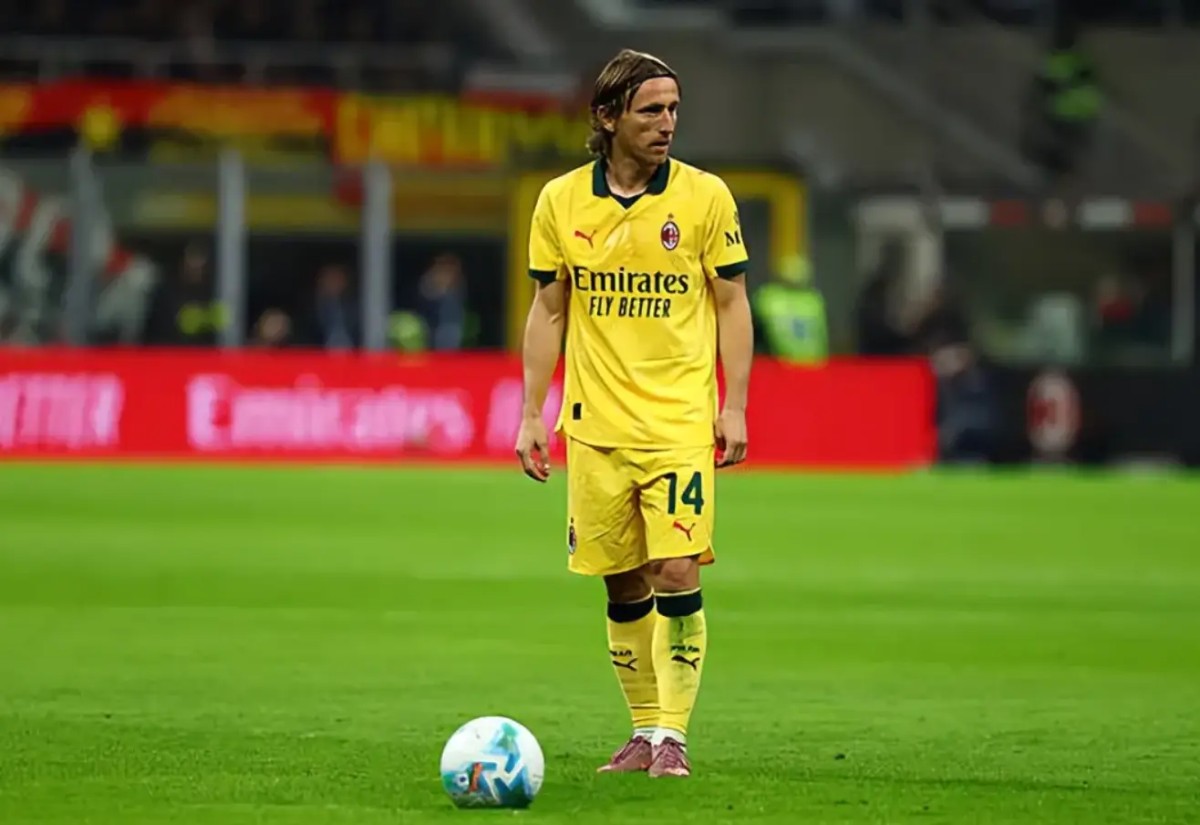 40岁莫德里奇成意甲抢断王,540分钟0犯规太神奇